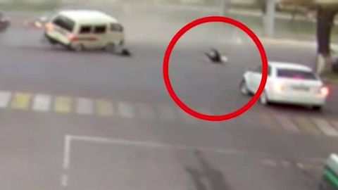Toshkentda 17 yoshli bola akasining mashinasida YTH sodir etib, sinfdoshi oʻlimiga sabab boʻldi (video)