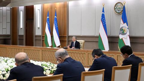 Махаллинская семерка проводит половину рабочего времени на различных совещаниях — президент