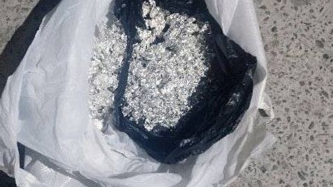 Самарқандда 18 кило кумушни 21 минг долларга сотаётганлар ушланди