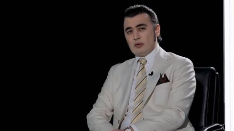 Шоҳжаҳон Жўраев бузилган оиласи ва отасини судга беришга сабаб бўлган воқеа ҳақида сўзлаб берди