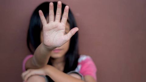 Қашқадарёда 5 ёшли қизни икки марта сотган ҳамшира жазоланди
