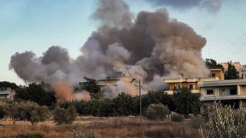 Исроил Ливанда “Ҳизбуллоҳ” лагери ва ракета заводига зарба берди (видео)