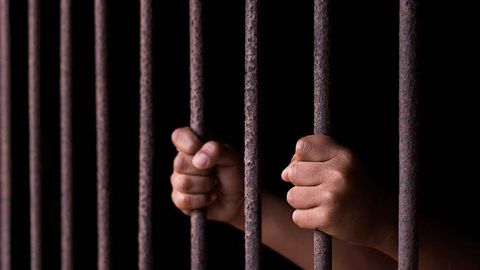 Ўзбекистонда 18 ёшгача содир этган жинояти учун жазо ўтаганлар судланганлар рўйхатидан чиқарилади