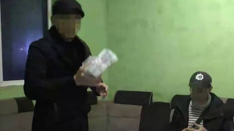 ДХХ 1,5 млрд сўмга ноқонуний ер сотмоқчи бўлган шахсни қўлга олди