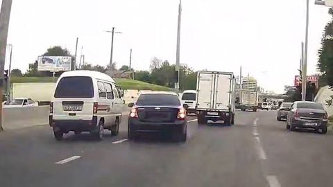 Toshkentda YPXdan qochib, 5 ta avtomobilga shikast yetkazgan Gentra’dagilar jazolandi