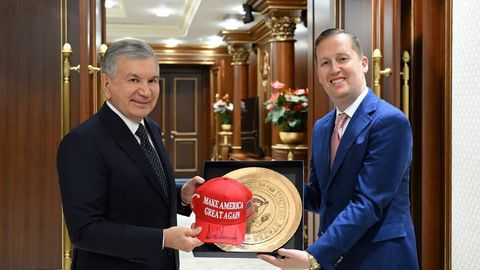 Шавкат Мирзиёев АҚШ президентининг Жанубий ва Марказий Осиё бўйича махсус вакилини қабул қилди