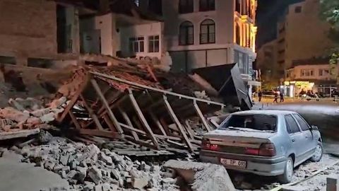 В Турции произошло землетрясение магнитудой 6,1 (видео)