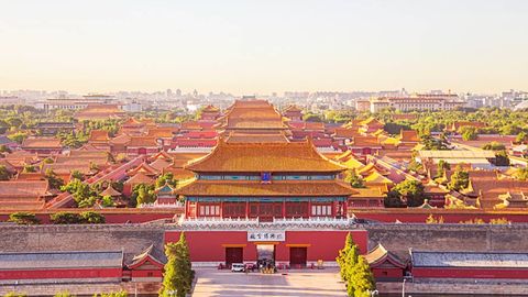 Си Цзиньпин посетил выставку, посвященную столетию дворца-музея «Гугун» в Пекине