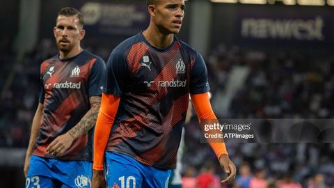 “Манчестер Юнайтед” собиқ футболчисига “Тоттенҳэм” қизиқиш билдирмоқда