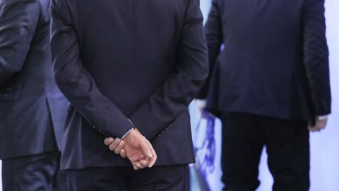 “Вилоят ҳокими ҳам ҳеч нарса қилолмади”. Фарғоналик мансабдор қарзини сўраган аёлни кечани бирга ўтказишга чақирди