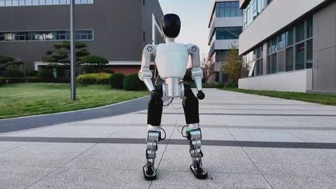 Xitoyda iPhone’dan arzon narxda sotiladigan ixcham gumanoid robot taqdim etildi