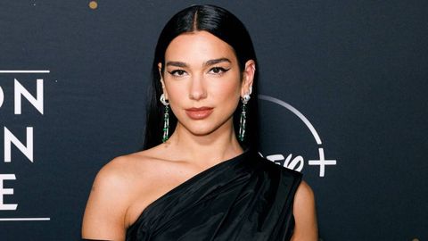 Xonanda Dua Lipa Buyuk Britaniyaning 30 yoshgacha bo‘lgan eng badavlat mashhurlari reytingida birinchi o‘rinni egalladi
