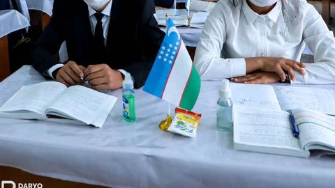 “Мактабларда ёппасига ниқоб тақиш зарурати йўқ” — Нурмат Отабеков