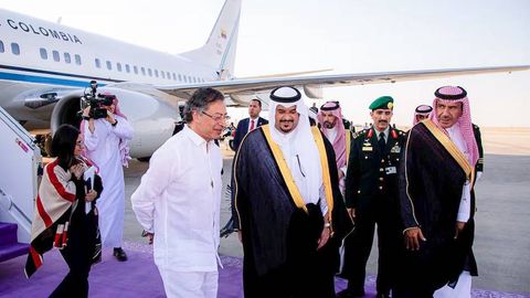 Kolumbiya prezidenti samolyotiga AQSH sanksiyalari sabab yonilg‘i quyilmadi