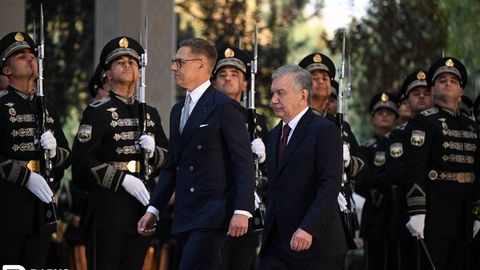 В Ташкенте состоялась торжественная церемония встречи президента Финляндии (фото)