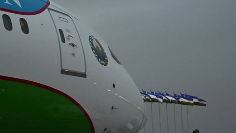 Шавкат Мирзиёев Қатарга жўнаб кетди