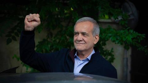 Эрон президенти маошини мактаб қурилишига ўтказди