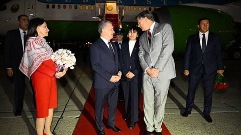 Шавкат Мирзиёев АҚШга етиб борди
