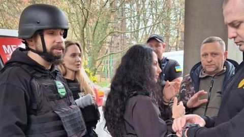 Анжелина Жоли норасмий ташриф билан Украинага келди (видео, фото)