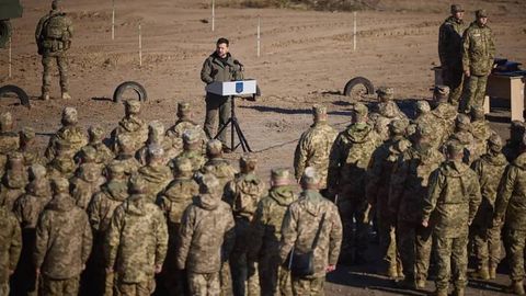 Ukrainaning elita jangchilari taqdirlash marosimida o‘ldirildi 