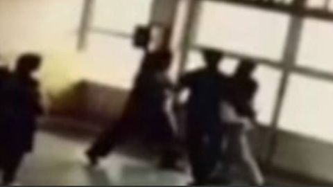 Сирдарёдаги мусиқа мактабида “замдиректор” ва ўқитувчи жанжаллашди (видео)