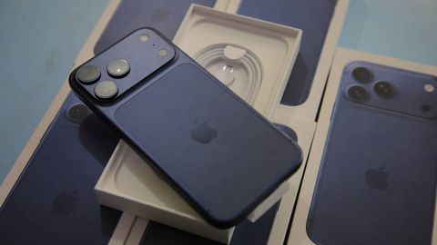 В Намангане пресекли попытки незаконного ввоза iPhone 17 через пассажиров