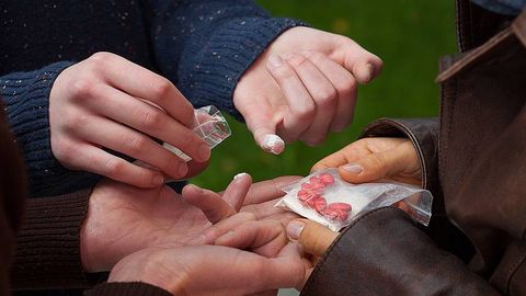Ўзбекистонда энди наркожиноятлар ҳақида хабар берганлар мукофотланади