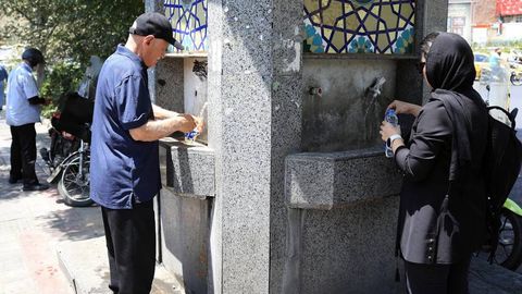 Эронда сув танқислиги: Теҳрон кечалари сувдан узилади