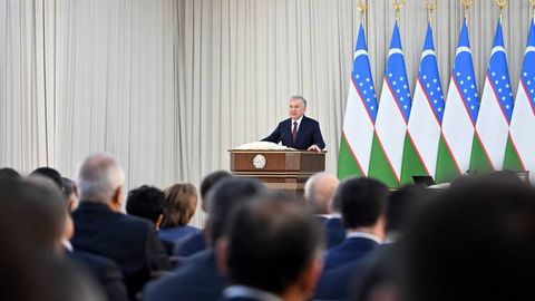 “Аҳоли даромадининг катта қисмини дори-дармонга сарфлаяпти” — Шавкат Мирзиёев