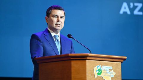 Шерзод Асадов Касаба уюшмалари кунига бағишланган тадбирда президент табригини ўқиб эшиттирди