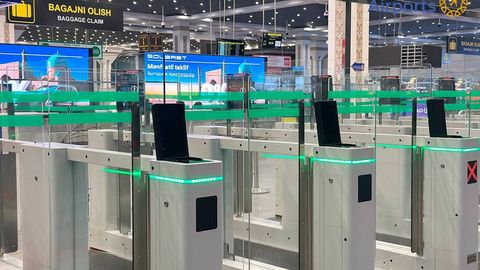 ​В зале прилёта ташкентского аэропорта внедрена автоматизированная система паспортного контроля