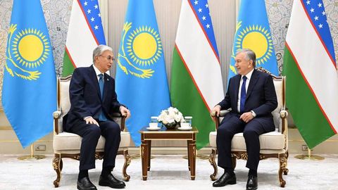 Шавкат Мирзиёев и Касым-Жомарт Токаев провели беседу