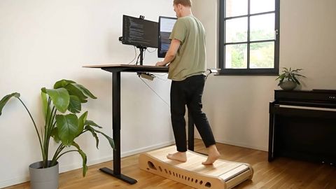 Берлинлик дастурчи ёғочдан югуриш йўлагини ишлаб чиқди (фото)