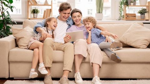 Ота-оналар фарзанд тарбиясида ChatGPT маслаҳатларига тобора кўпроқ суянмоқда — тадқиқот