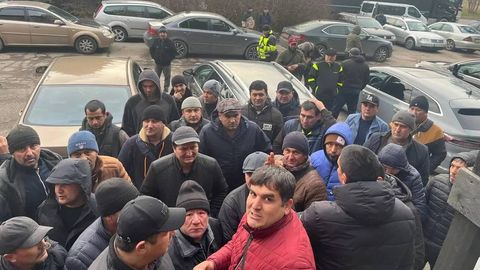 Беларусь ва Литва чегараларида тўпланиб қолган миллий ташувчиларга ёрдам кўрсатилди