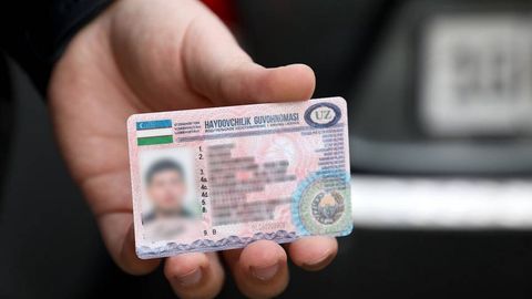 Узбекистанцев в России предупредили об изменении условий использования национальных водительских прав