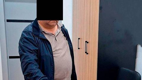 Toshkentda Soliq boshqarmasi bosh inspektori 5000 dollar bilan qoʻlga tushdi