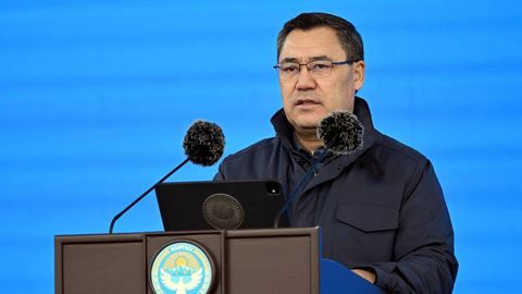 “Хитойликлар бизни босиб олиш учун эмас, заводлар қуриш учун келган” — Садир Жапаров