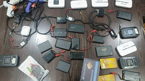 В Намангане раскрыли «бункер», откуда учителям дистанционно помогали проходить аттестационные экзамены