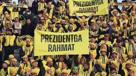 “Neftchi” chempionlikni rasmiylashtirgan uchrashuvdan fotogalereya