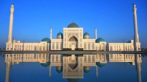 Шавкат Мирзиёев прибыл в Самарканд (фото)