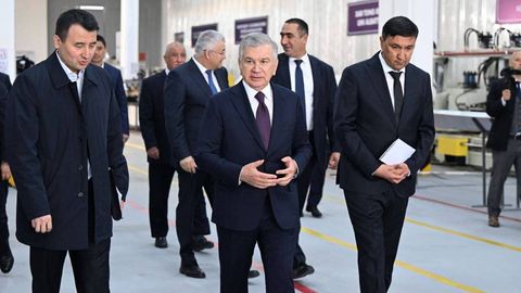 President Mirziyoyev visits FERRE GROUP in Urgut, emphasizes competitiveness of Uzbek products abroad