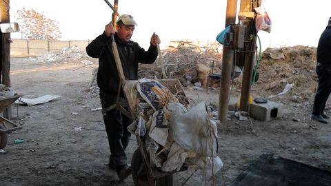 Yangiyoʻlda chiqindi yoqib havoni zaharlayotgan gʻisht zavodi yopildi