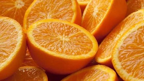 Shamollash mavsumida ko‘proq yeyish tavsiya qilinadigan apelsinning ko‘pchilikka noma’lum foydali xususiyatlari 