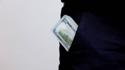 Suv xoʻjaligi vazirligida 99 mlrd soʻmdan ortiq mablagʻning noqonuniy sarflanishi oldi olindi