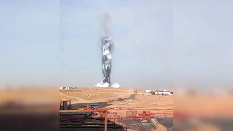 Бойсундаги газ конидан яна газ чиқаётгани акс этган видео тарқалди