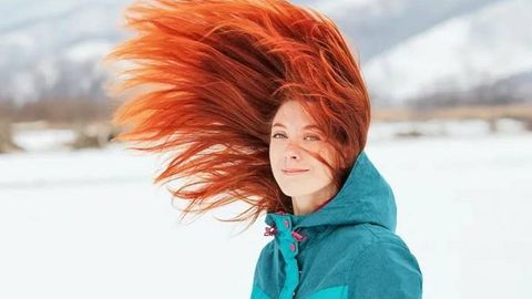 Қишнинг совуқ кунларида сочни  ҳимоя қилишнинг 8 усули