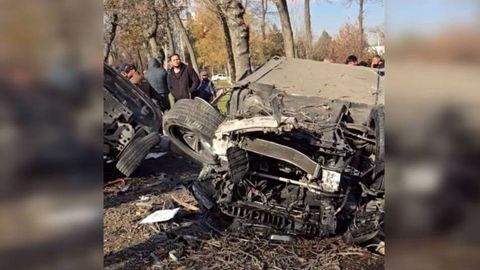 В Ташкенте в результате столкновения Hongqi и BYD один из них разломился надвое (видео)