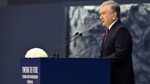 Шавкат Мирзиёев дал старт работе 42 энергетических объектов и строительству 21 проекта