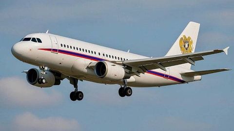 Пашиняннинг самолёти Москвага қўна олмади